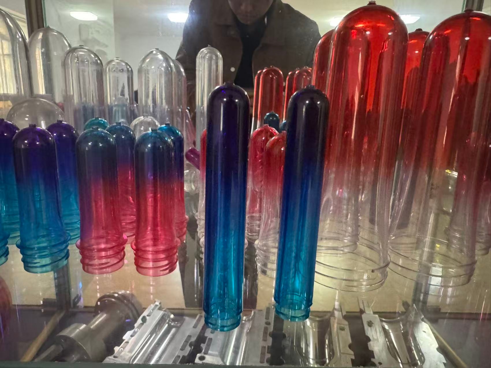 PET two-color gradient preform