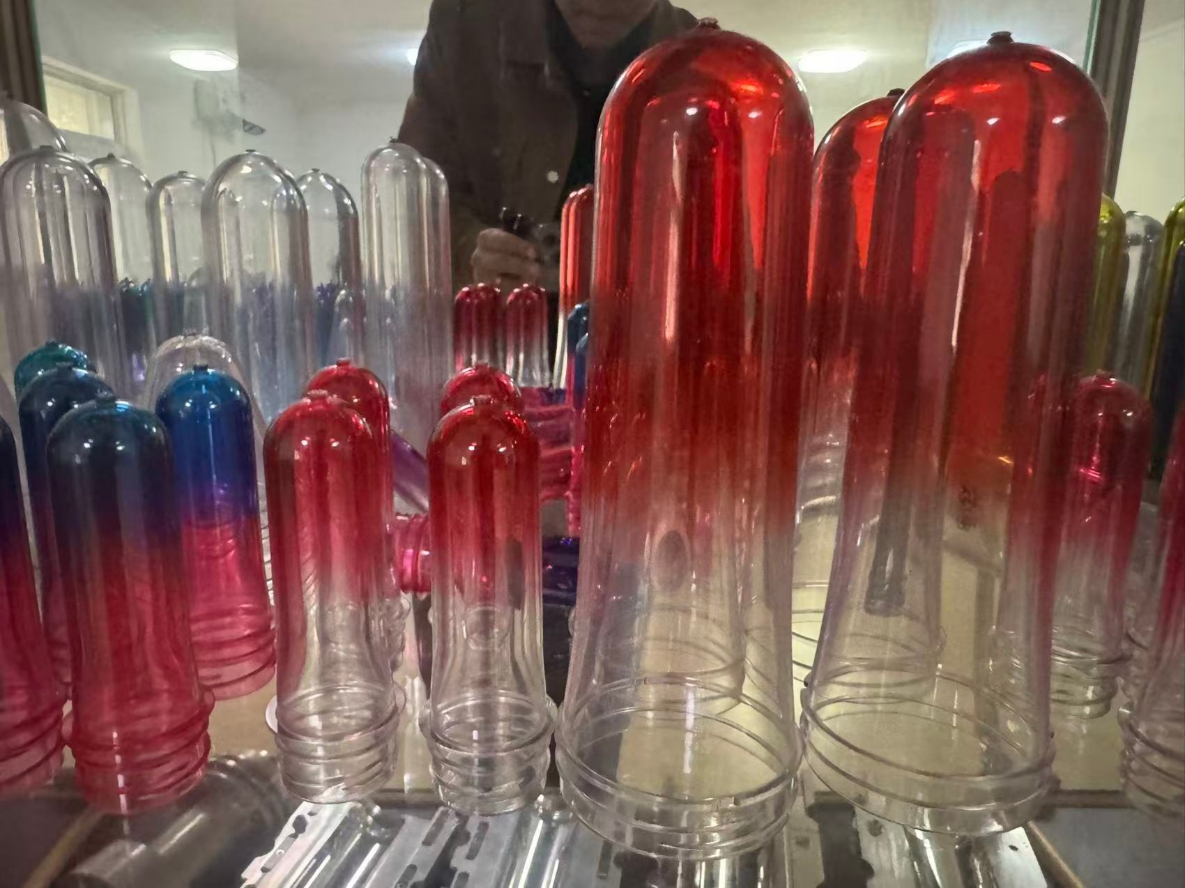 PET two-color gradient preform